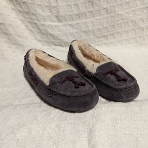 UGG Gray Slippers in Size 7